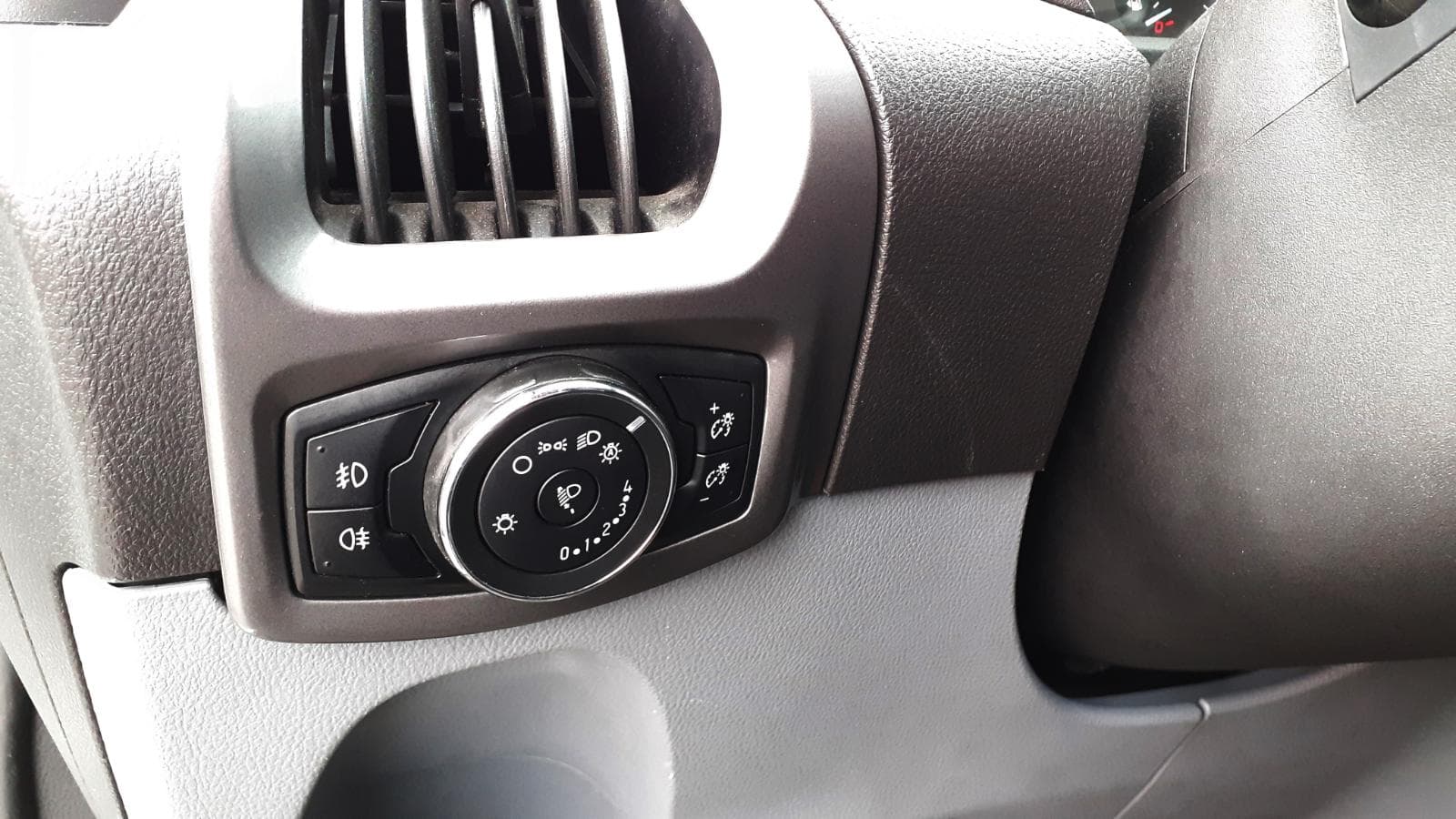 Ford Transit Custom 2.0 TDCI — imagem 12