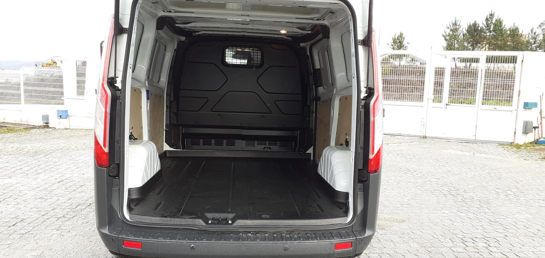 Ford Transit Custom 2.0 TDCI — imagem 15