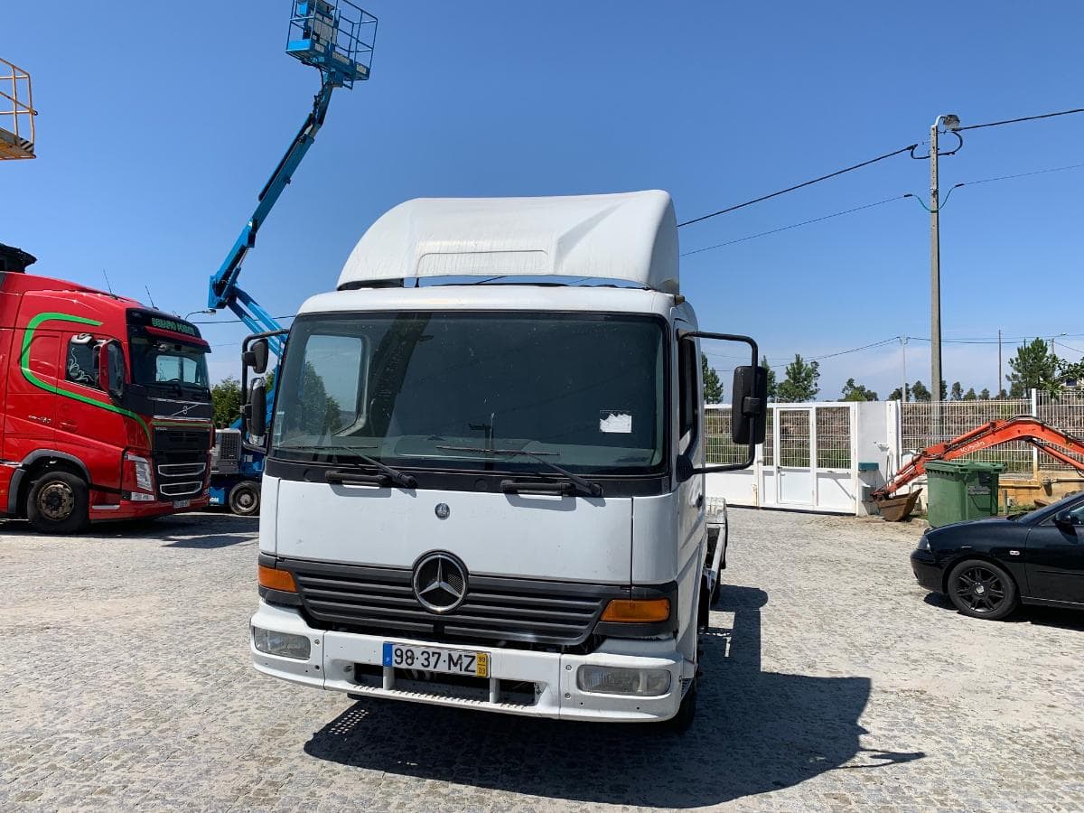 Mercedes-Benz Atego 1317 · Ano 1999 — imagen 2