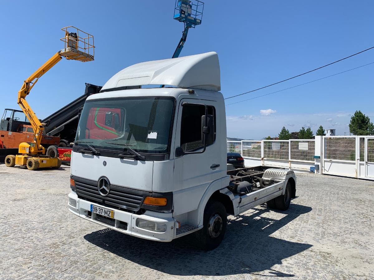 Mercedes-Benz Atego 1317 · Ano 1999