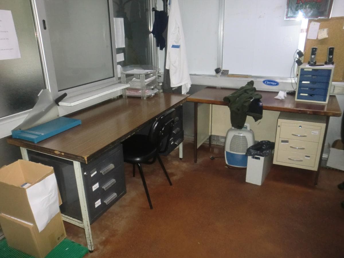 Mobiliário · Equipamentos de Escritório — imagen 19