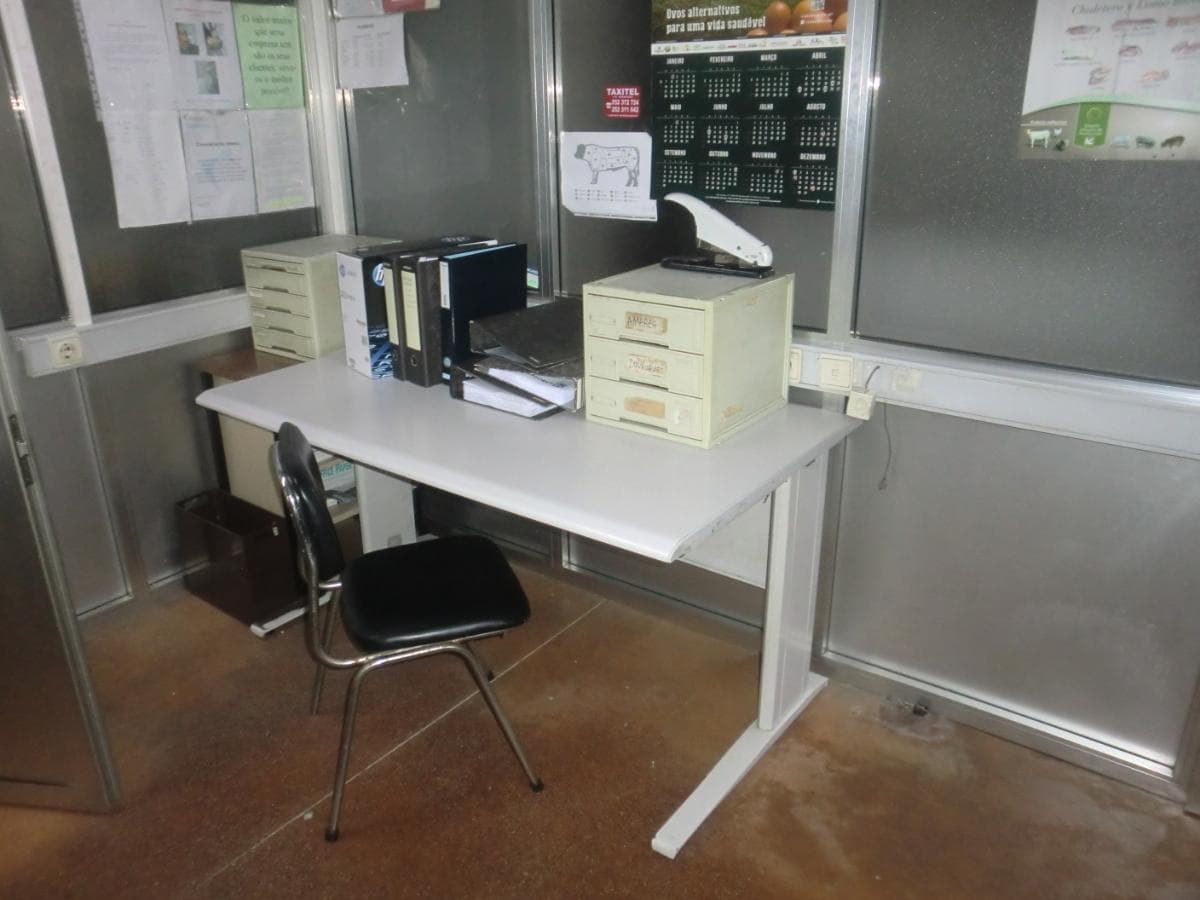Mobiliário · Equipamentos de Escritório — imagen 29