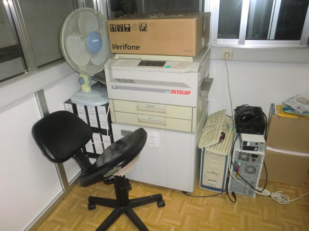 Mobiliário · Equipamentos de Escritório — imagen 43