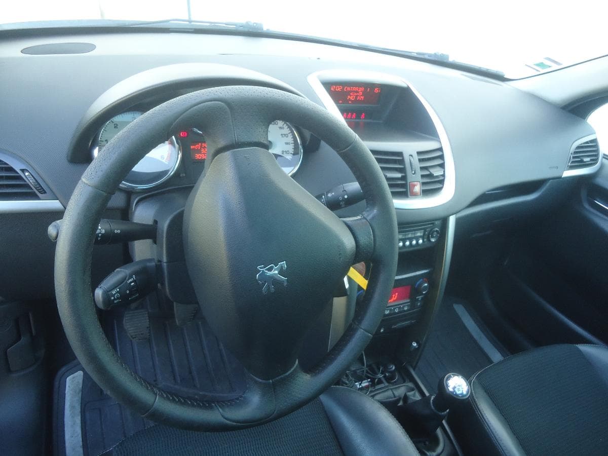 Peugeot 207 1.6 HDI — imagen 10
