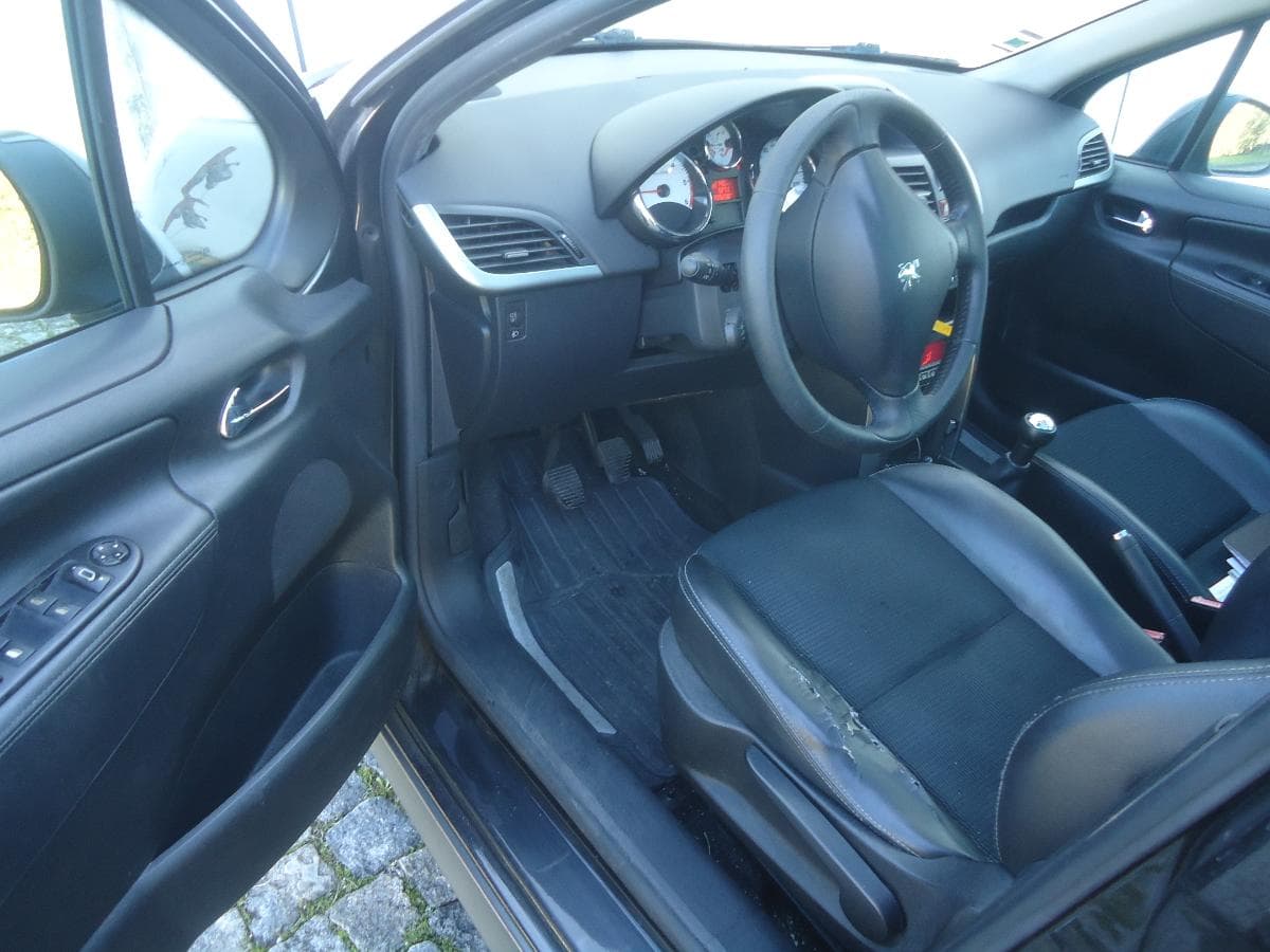Peugeot 207 1.6 HDI — imagen 7