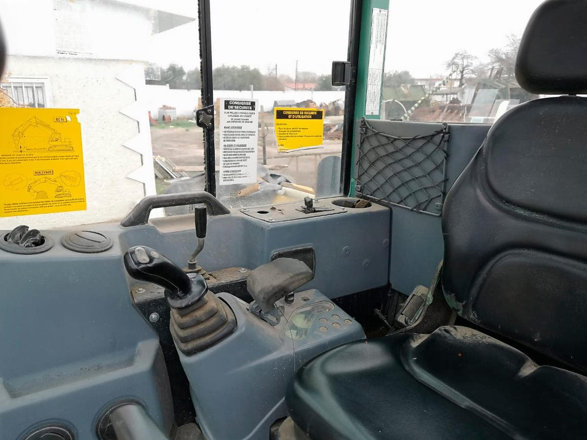 Miniexcavadora Yanmar V10 50 — imagem 9