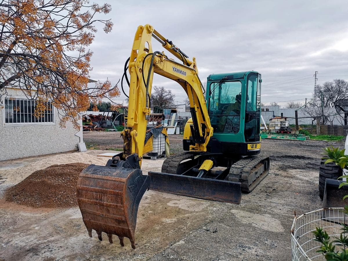 Miniexcavadora Yanmar V10 50 — imagem 1