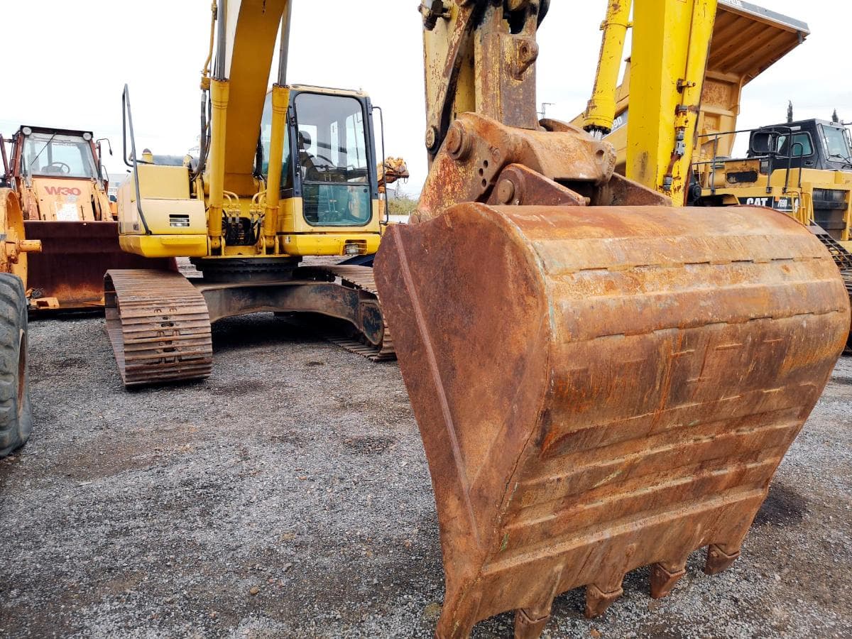 Excavadora Komatsu PC210LC-8 — imagem 2