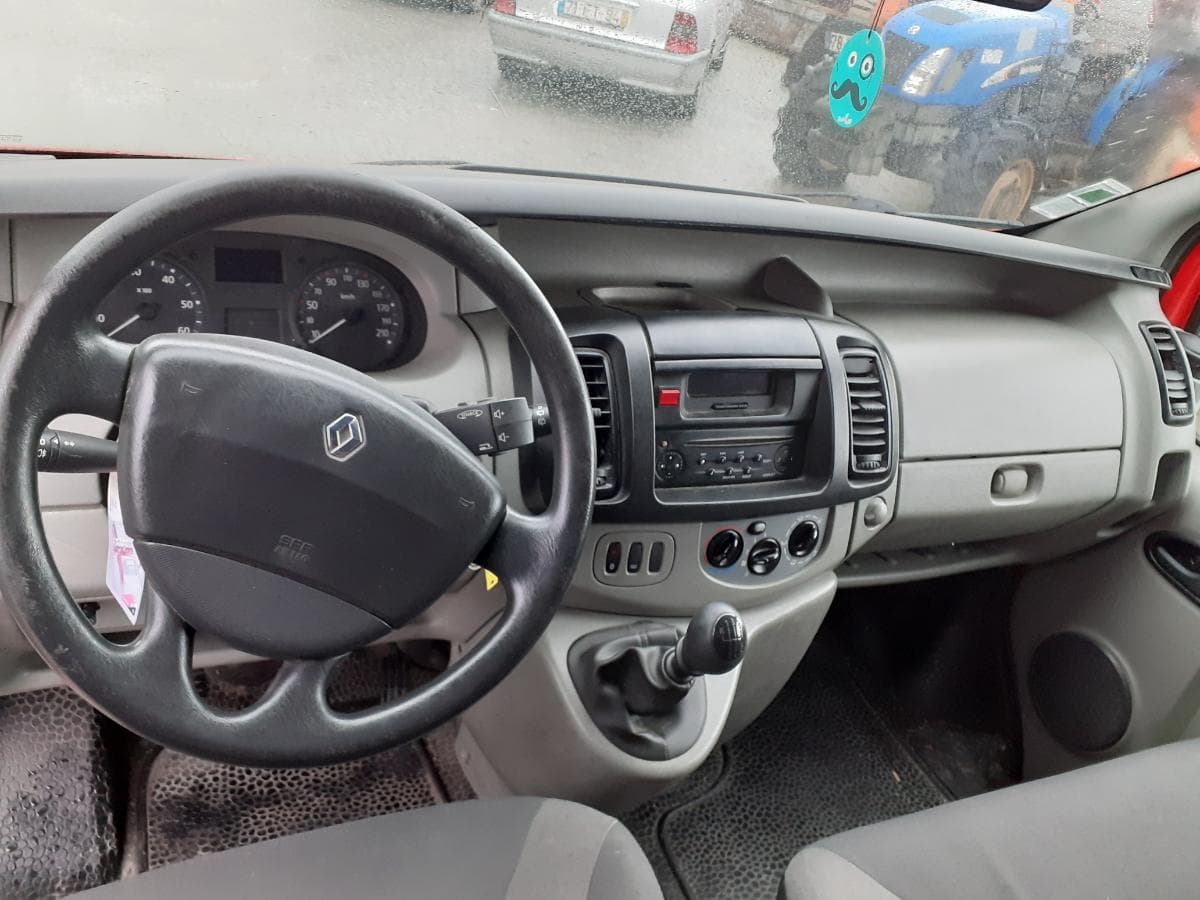 RENAULT TRAFIC — imagem 10