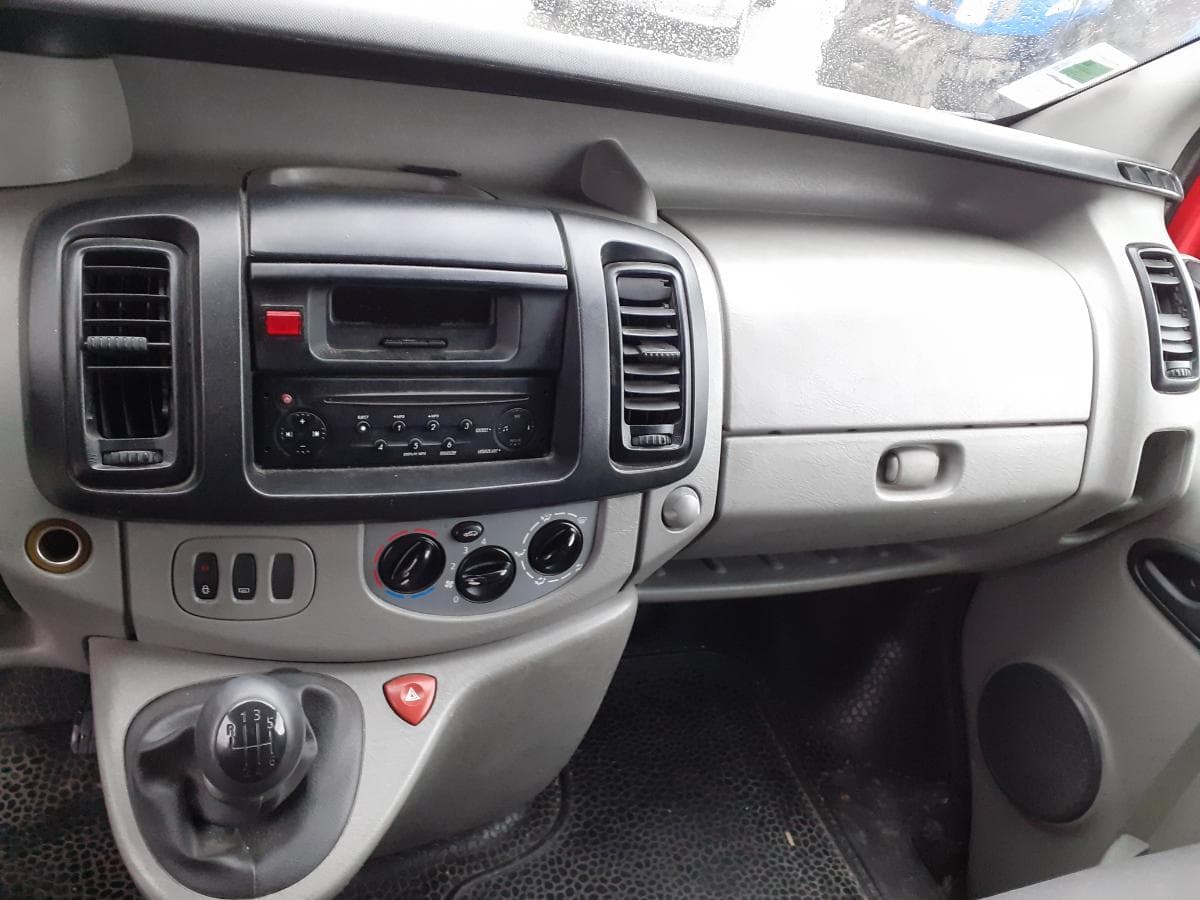 RENAULT TRAFIC — imagem 12