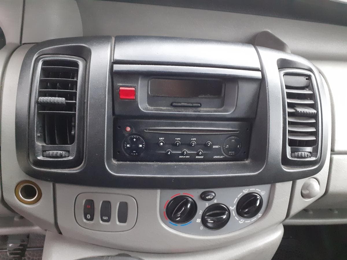 RENAULT TRAFIC — imagem 13