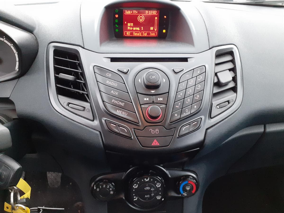 FORD FIESTA — imagem 11