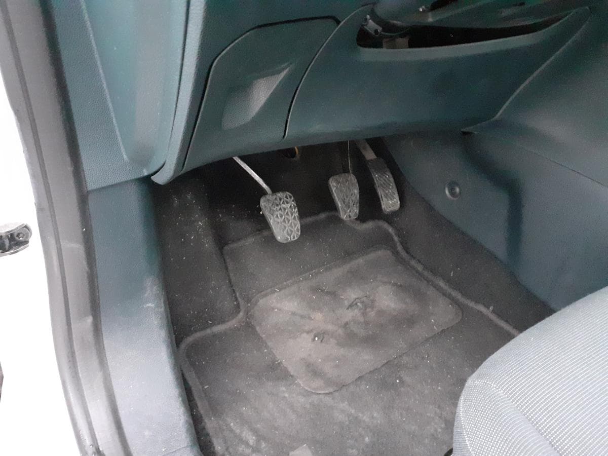 FORD FIESTA — imagen 9