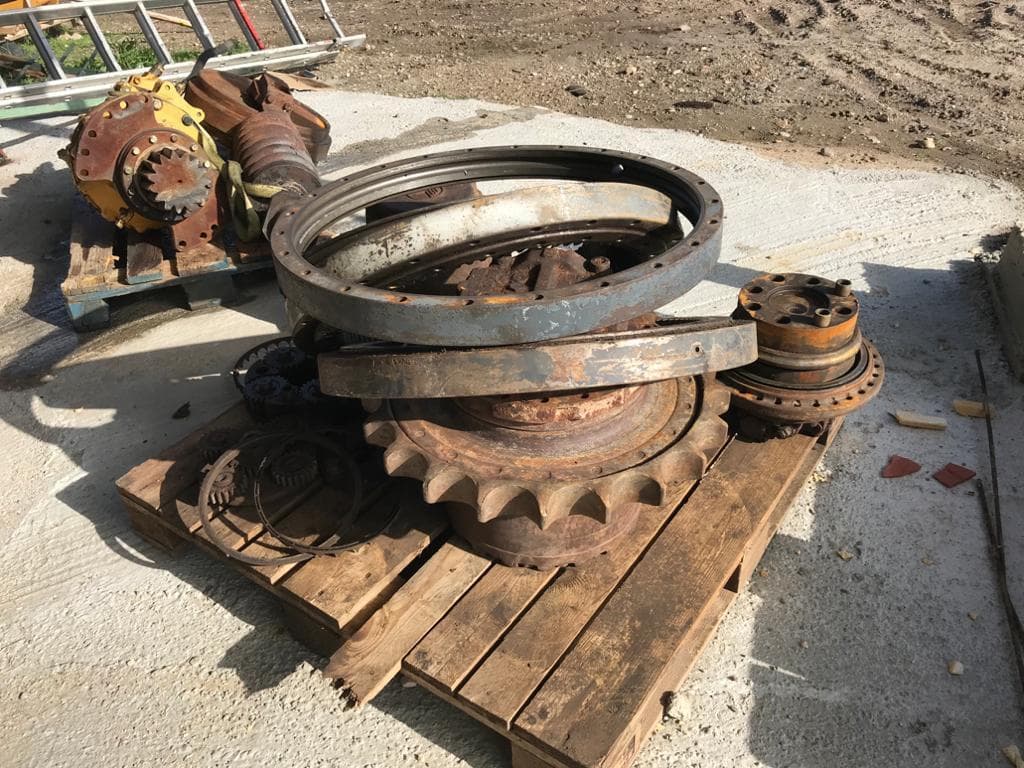 Motoreductor Komatsu PC240 .6 Giro — imagen 1