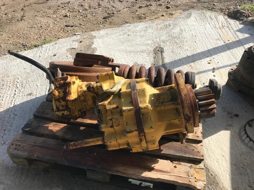 Motoreductor Komatsu PC240 .6 Giro — imagen 4