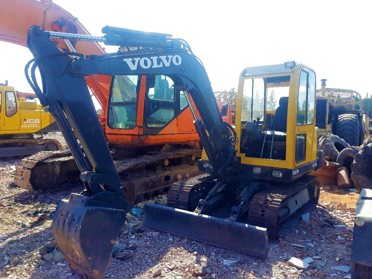Mini Giratoria Volvo 5 Tn — imagen 1