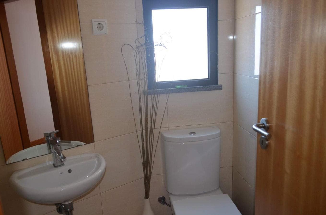 Apartamento T2 c/ Lugar de Garagem e Arrecadação · Machico, Madeira — imagen 4