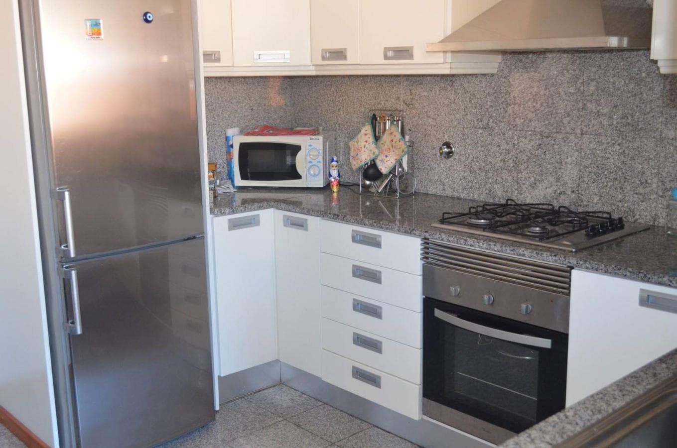 Apartamento T2 c/ Lugar de Garagem e Arrecadação · Machico, Madeira — imagen 2