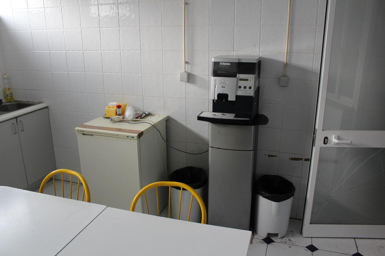 Mobiliário + Equipamento de cozinha