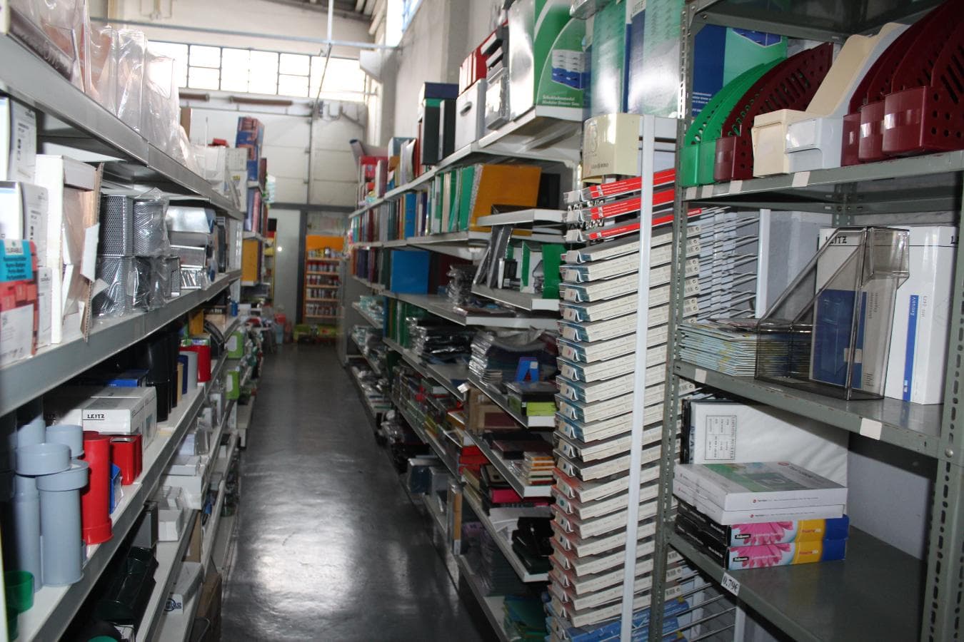 Material e Mobiliário de Escritório · Eq. Informático · Estanteria — imagem 66
