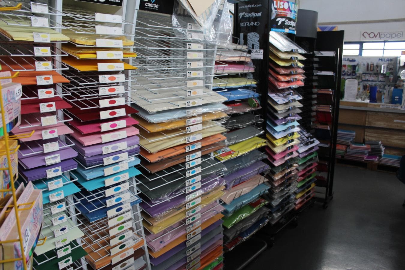 Material e Mobiliário de Escritório · Eq. Informático · Estanteria — imagem 70