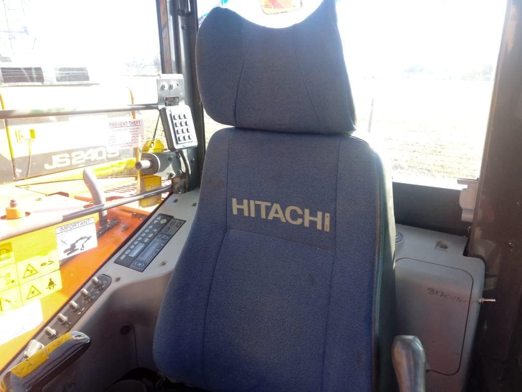 Mini Excavadora Hitachi ZX85USBLC-3 8,4 Tn — imagen 4