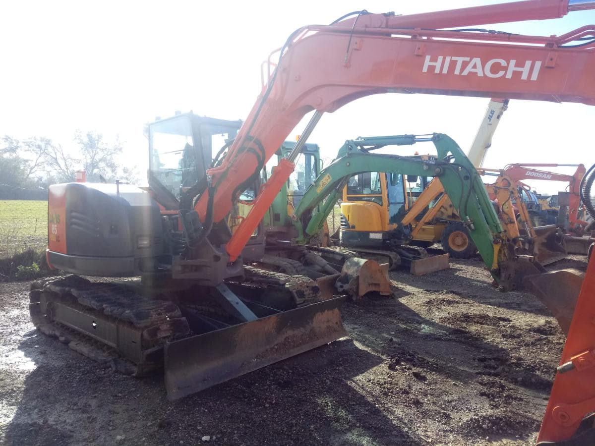 Mini Excavadora Hitachi ZX85USBLC-3 8,4 Tn — imagen 3