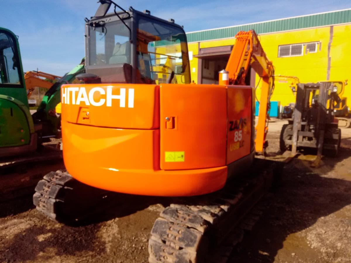 Mini Excavadora Hitachi ZX85USBLC-3 8,4 Tn — imagen 2