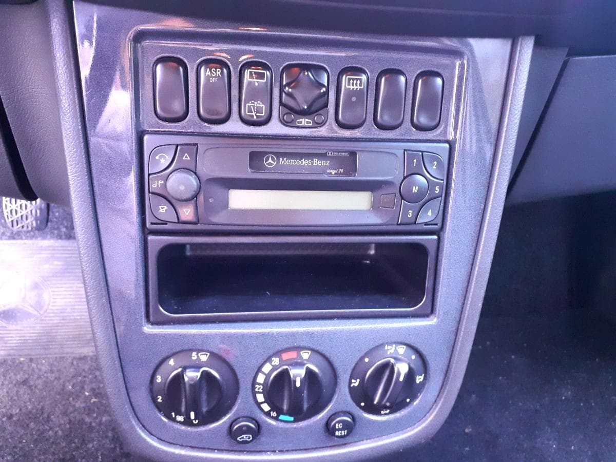 Mercedes-Benz Vaneo 1.7 CDI — imagem 13