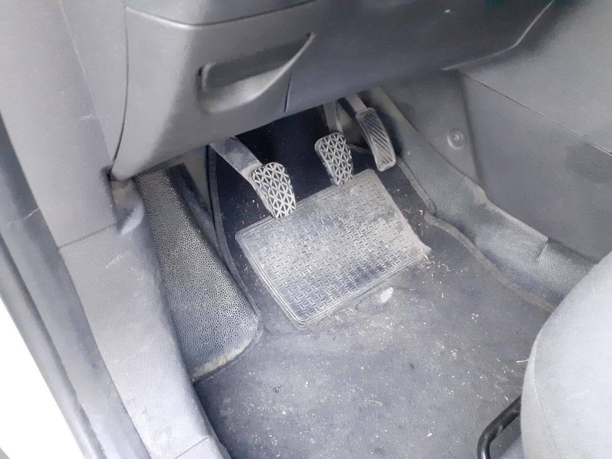 Ford Transit Courrier 1.6 TDCI — imagem 8