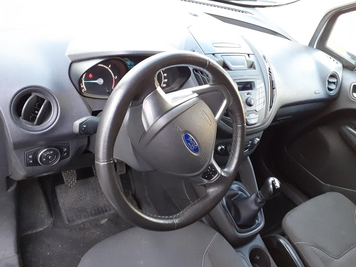 Ford Transit Courrier 1.6 TDCI — imagem 10
