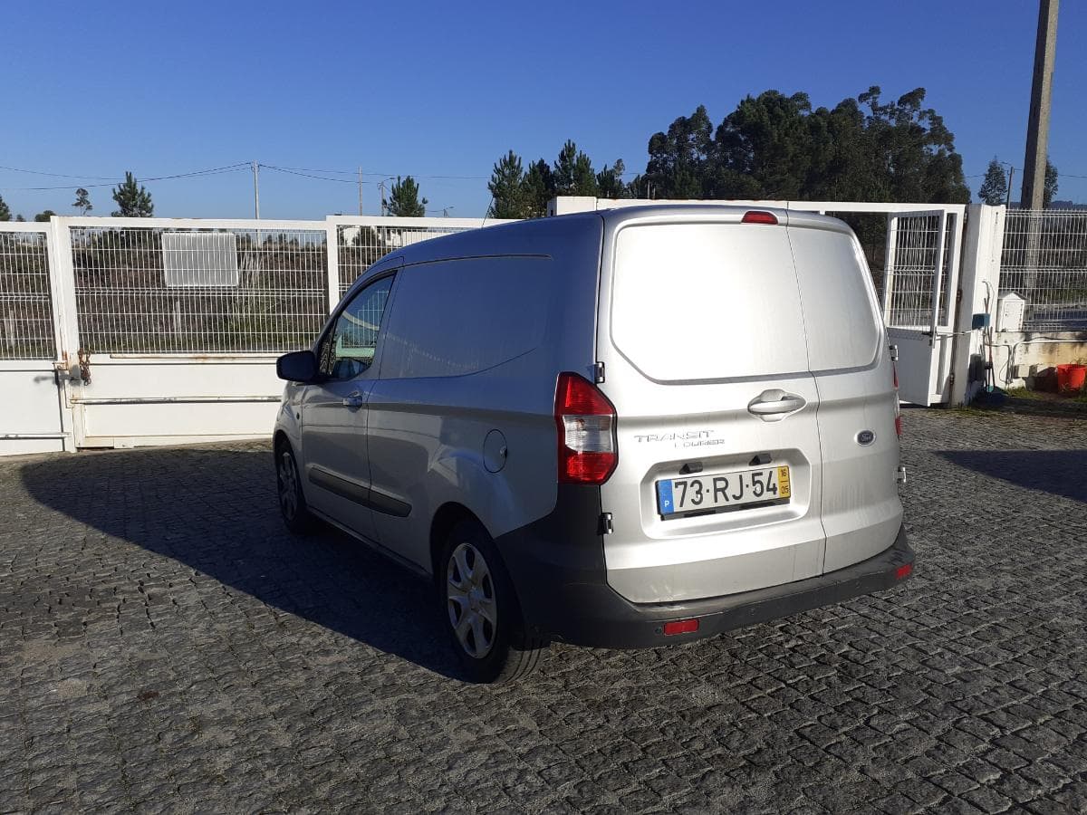 Ford Transit Courrier 1.6 TDCI — imagem 4