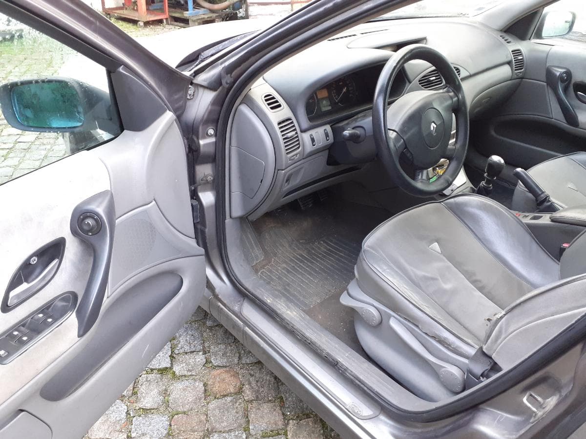 Renault Laguna 1.9 DCI — imagem 7