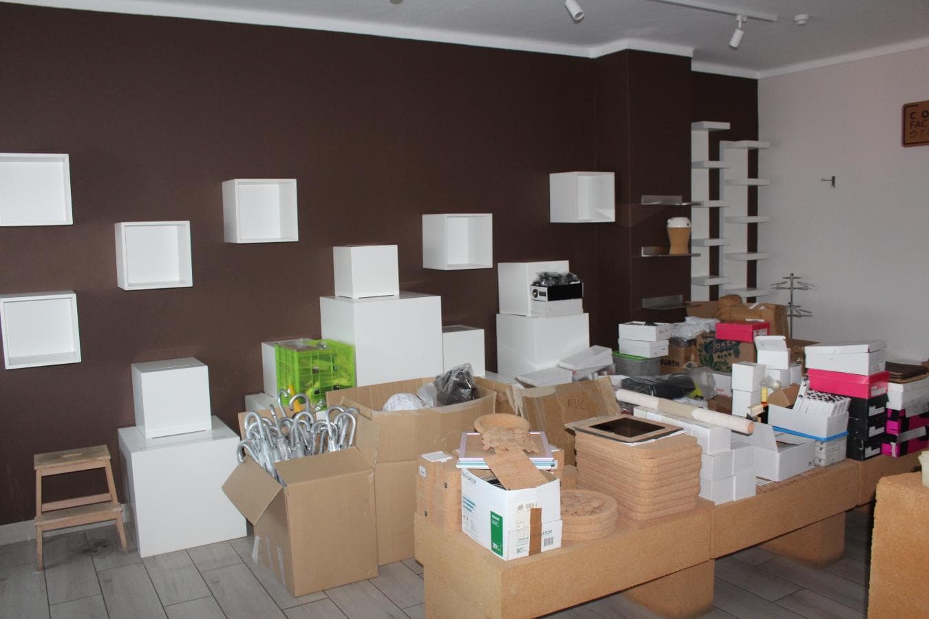 Equipamento de Escritório + Stock de Produtos