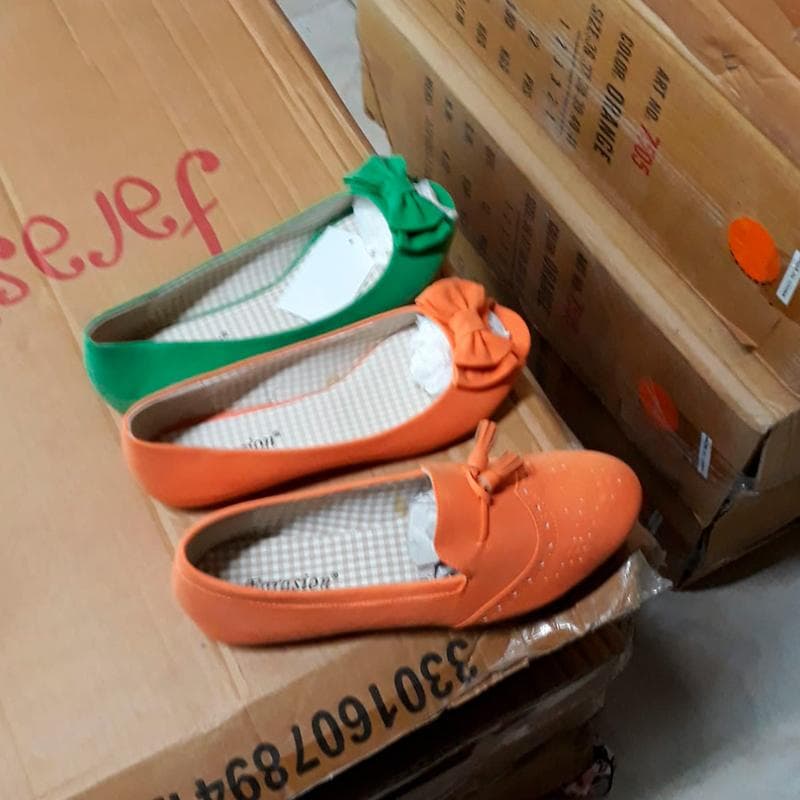 Sortido de modelos zapatos senora / nino — imagem 12