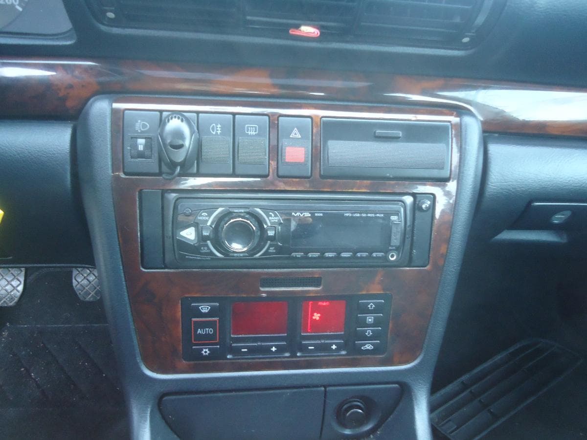Audi A4 1.8 — image 13