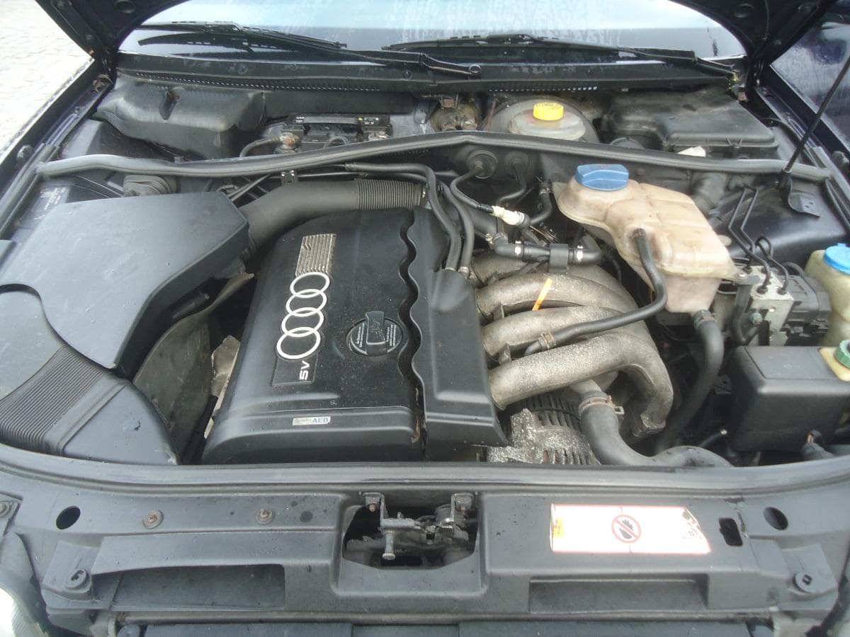 Audi A4 1.8 — image 17