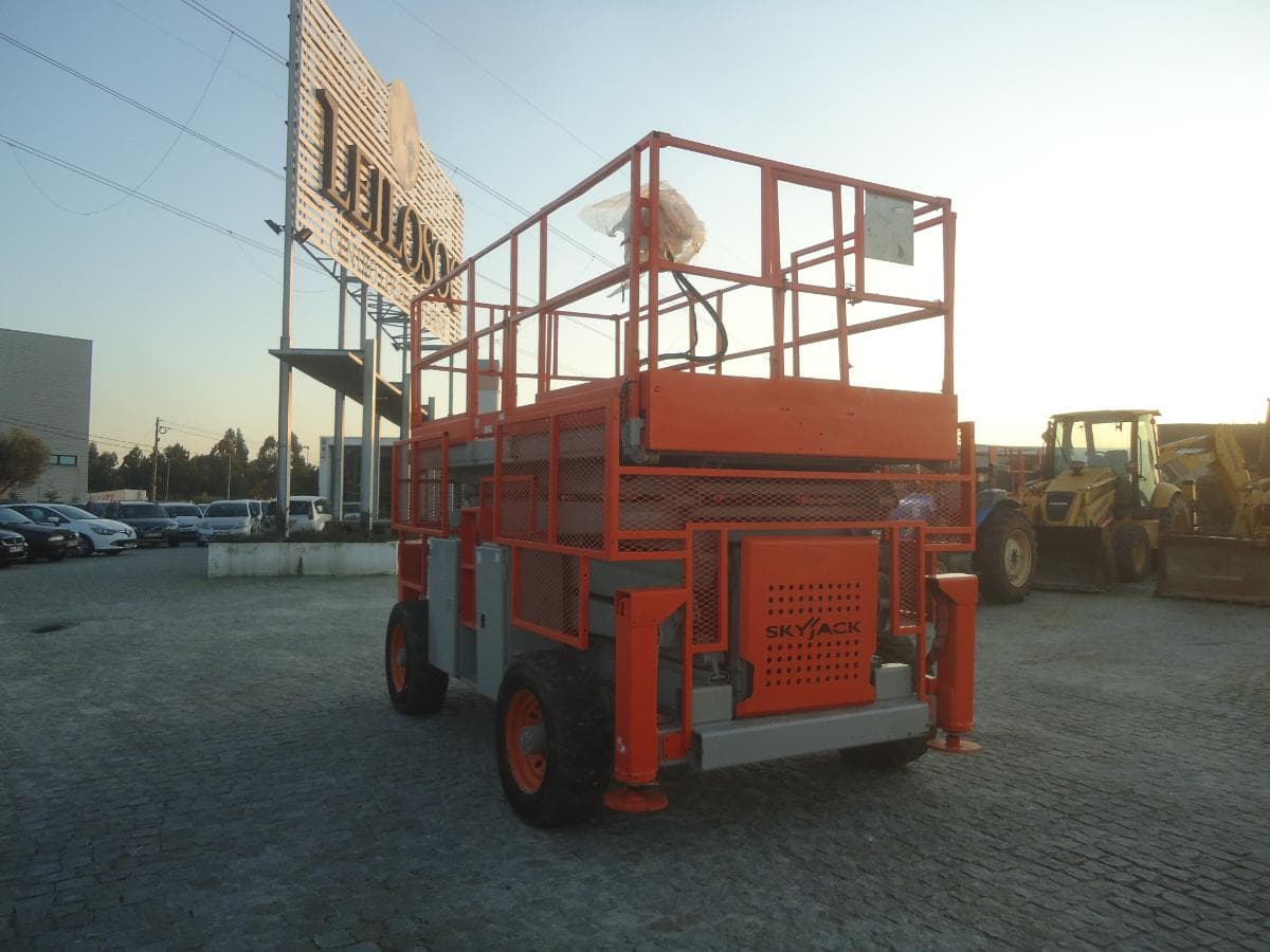 Plataforma Skyjack SJ8841 — imagem 1
