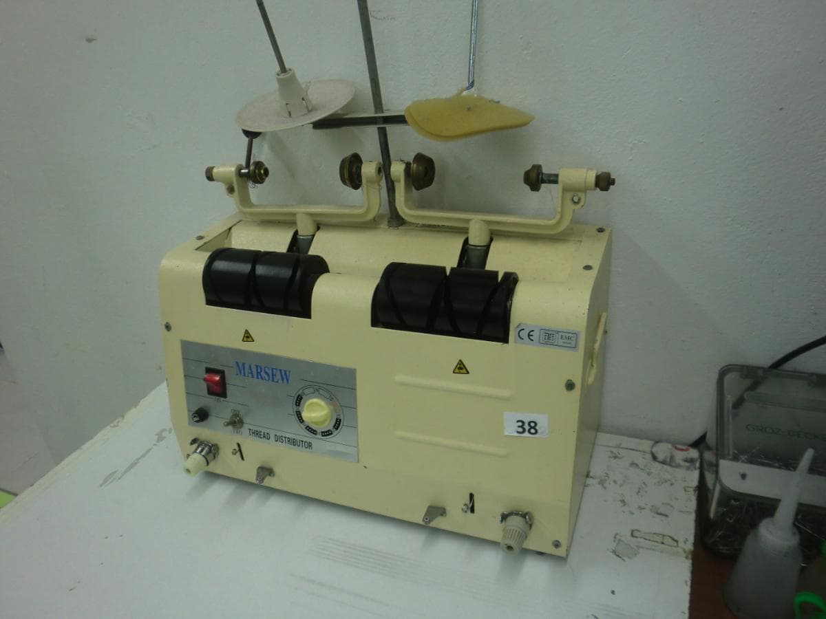 10 Máquinas de costura — image 3