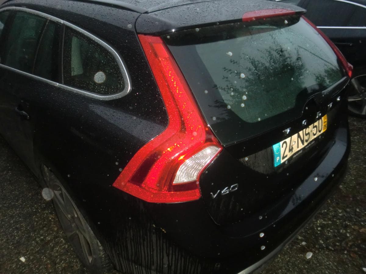 VOLVO V60 — imagen 2