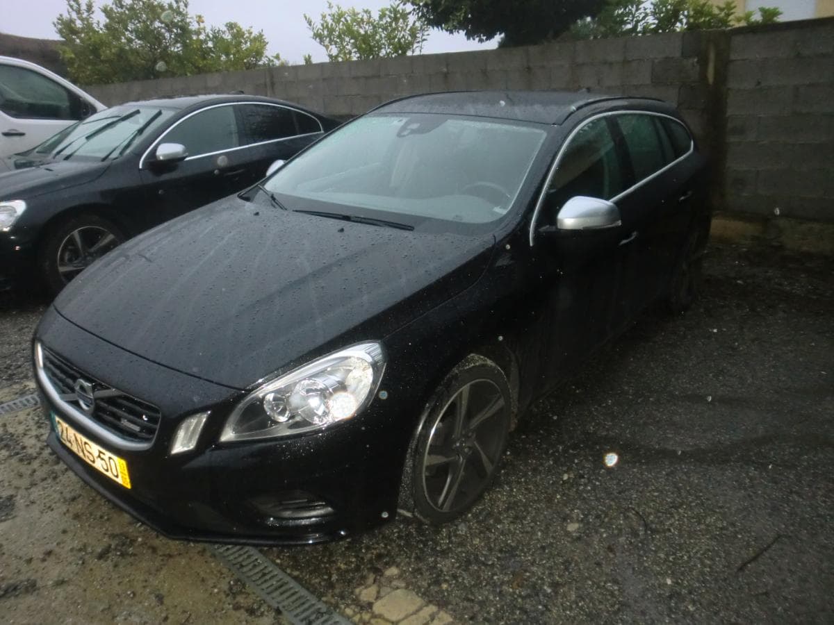 VOLVO V60 — imagen 1