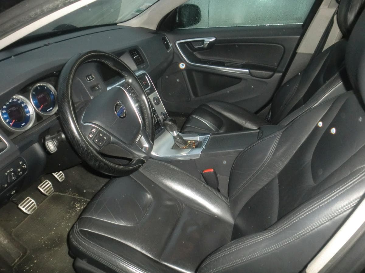 VOLVO S60 D3 — image 6