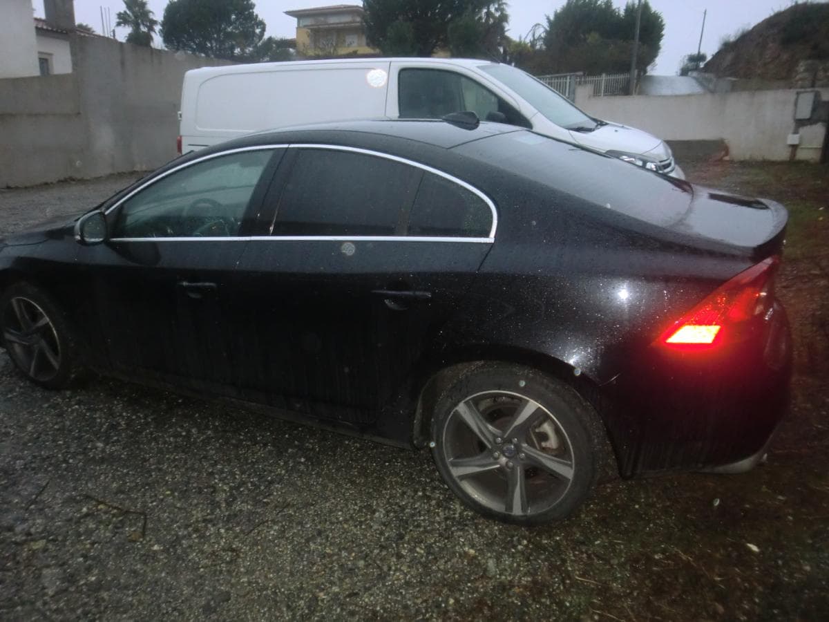 VOLVO S60 D3 — image 2