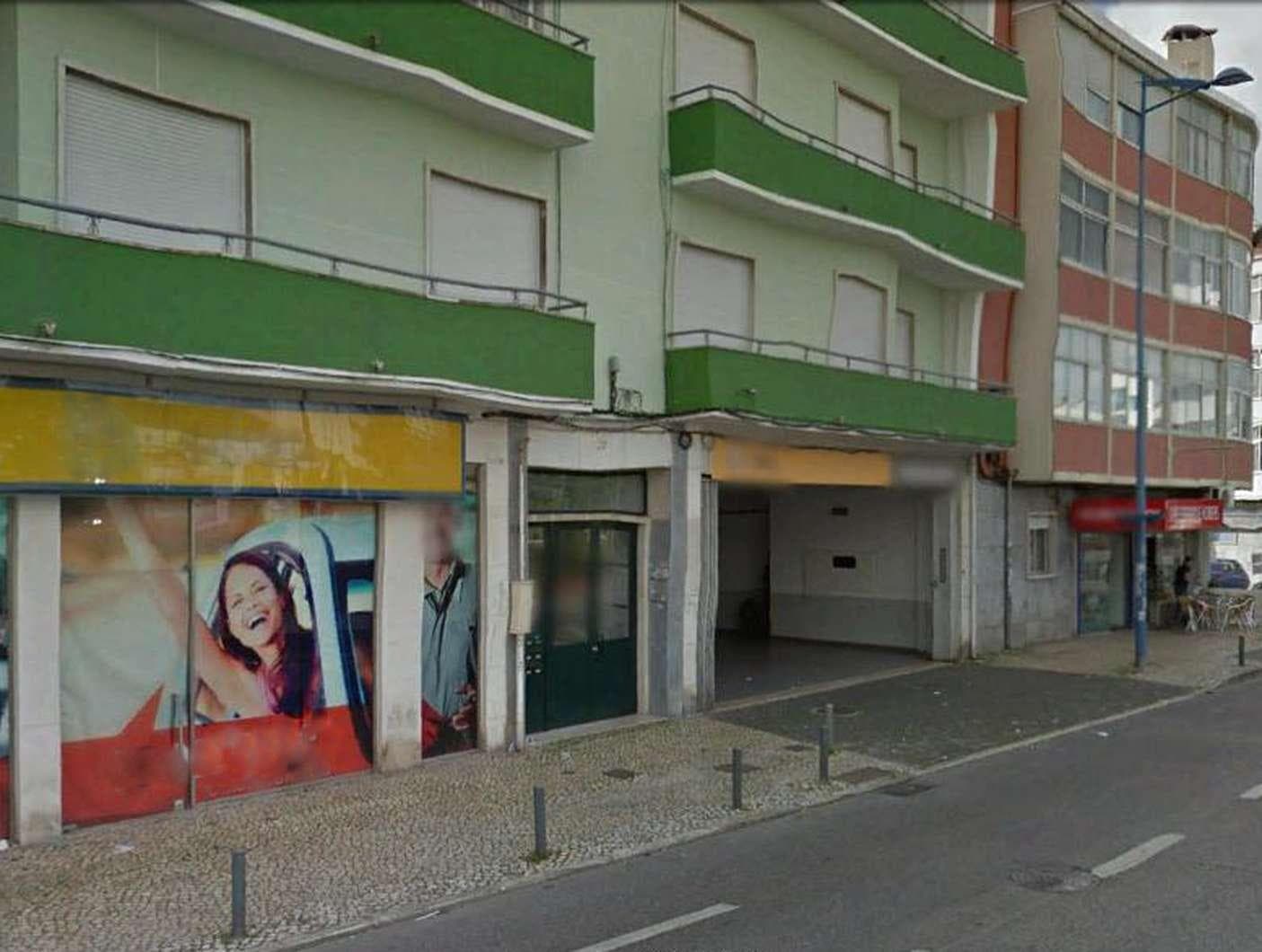 Lojas + Garagem · Amadora — image 1