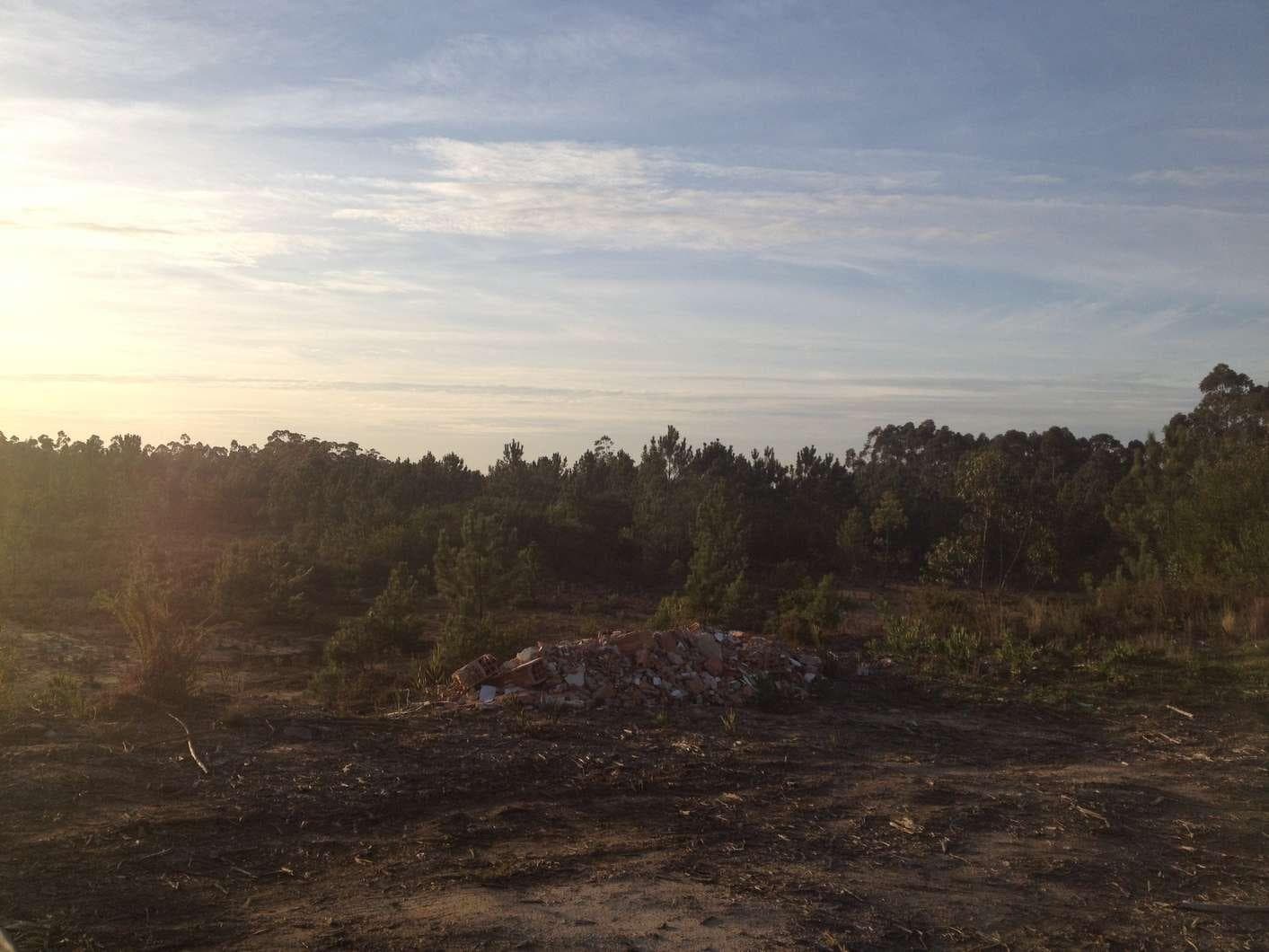 IMOVEL - Prédio Urbano - Parcela de terreno para construção urbana com 63.600m2. Sito no Lugar de Marco da Lé ... — image 2