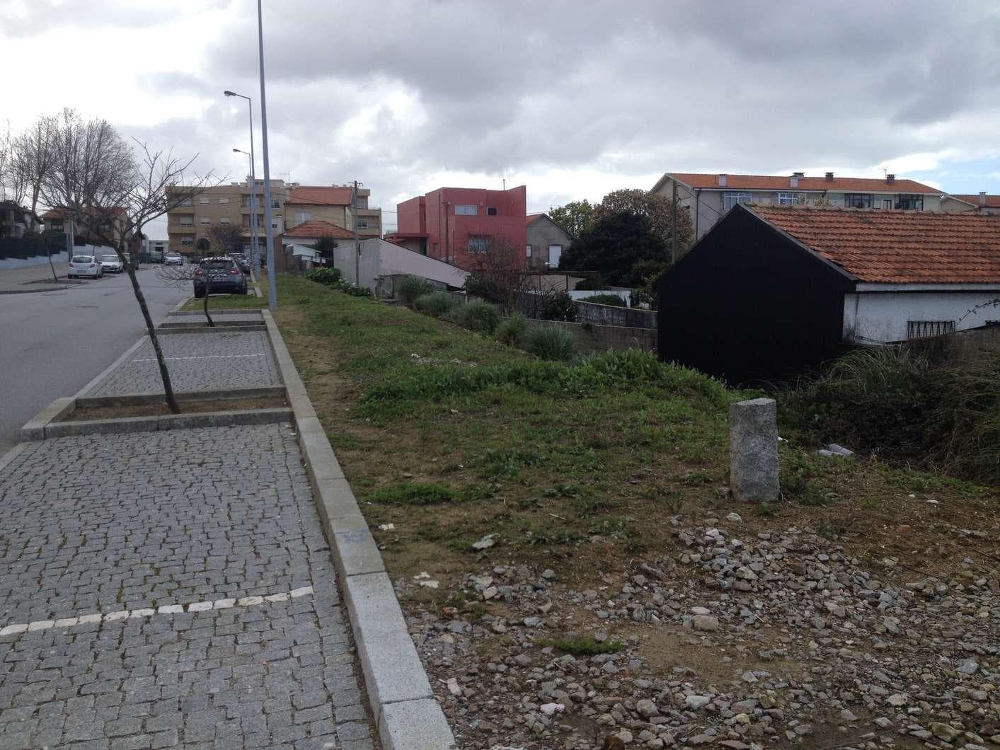 IMOVEL - Prédio Urbano - Armazém para recolha de materiais de 1 pavimento com 370m2. Sito em Lugar do Maninho ... — image 2