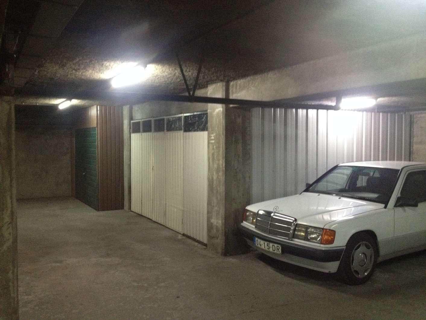 IMOVEL - Prédio Urbano - Fração Autónoma "CJ" - Garagem na cave com 17,5m2, localizada a Norte da Fração "CI" ... — imagen 3