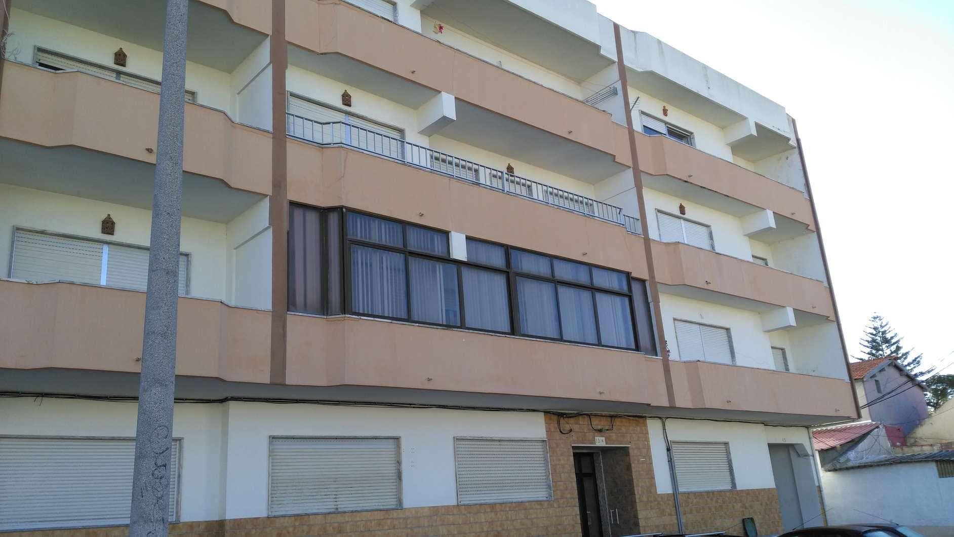 IMOVEL - Prédio Urbano - Fração Autónoma "E" - Garagem na cave designada n.º 5. Sito na Rua Duarte Pacheco Pe ... — imagen 2