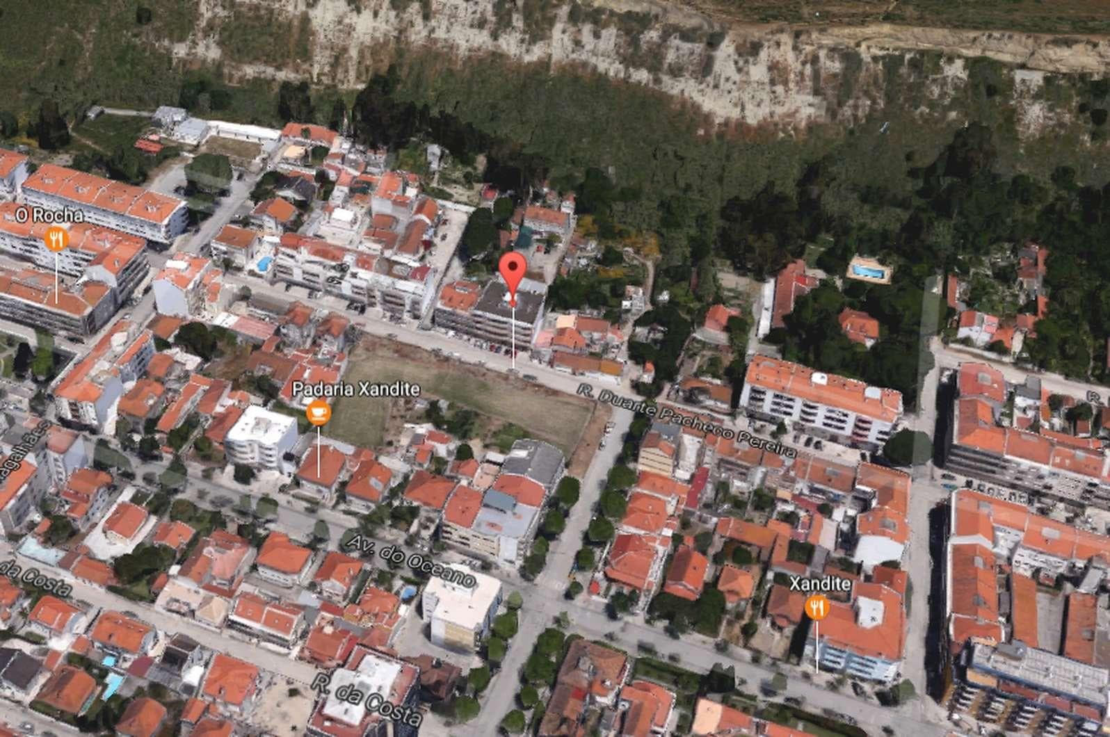 IMOVEL - Prédio Urbano - Fração Autónoma "E" - Garagem na cave designada n.º 5. Sito na Rua Duarte Pacheco Pe ... — imagen 4