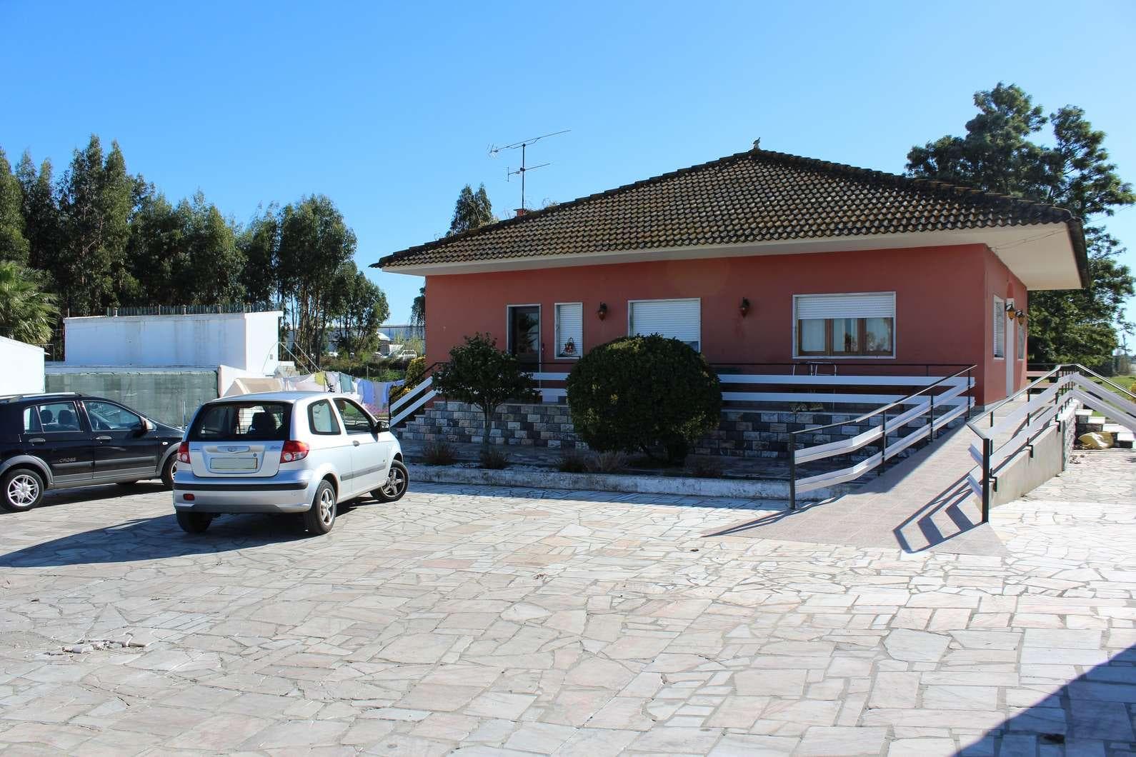IMOVEL - Prédio Misto - Composto por parte urbana - Casa de r/c com 158m2 e por parte rústica - Terreno de re ... — imagen 4